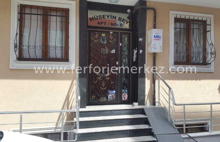 Ferfoje Bina Giriş Kapısı