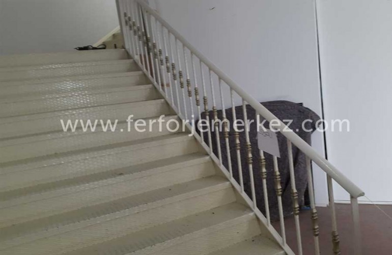 Ferforje Merdiven Küpeştesi